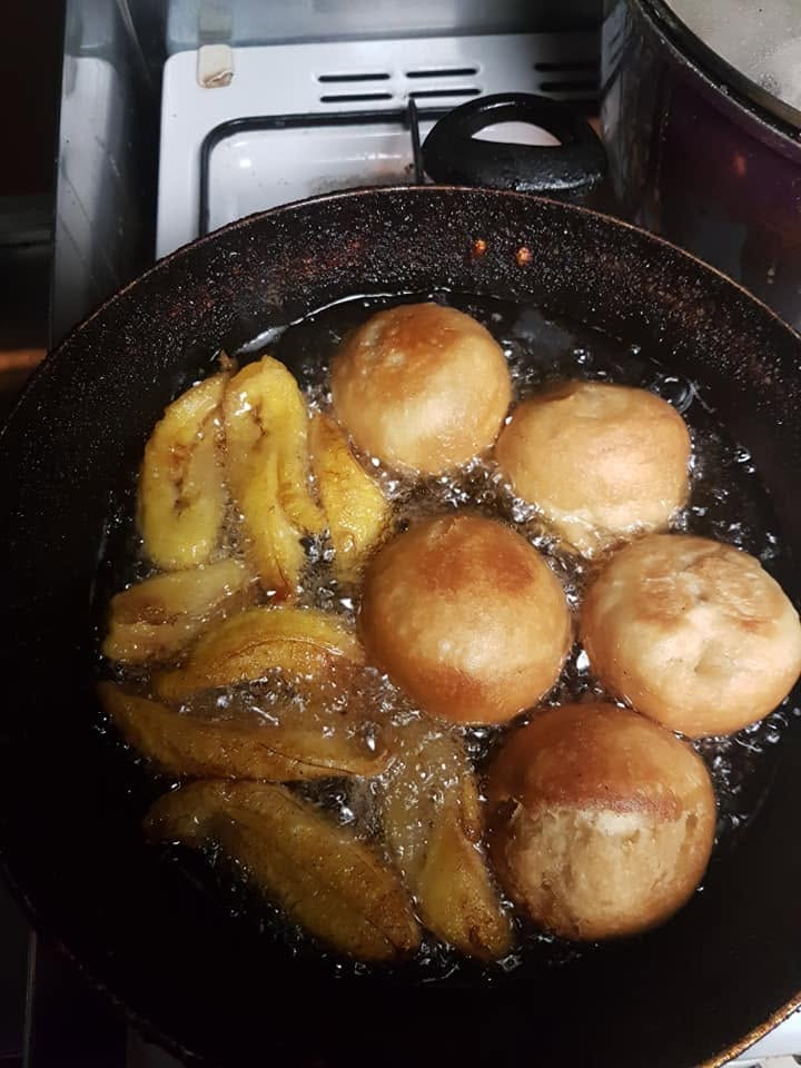 Plantain and dumplings frying